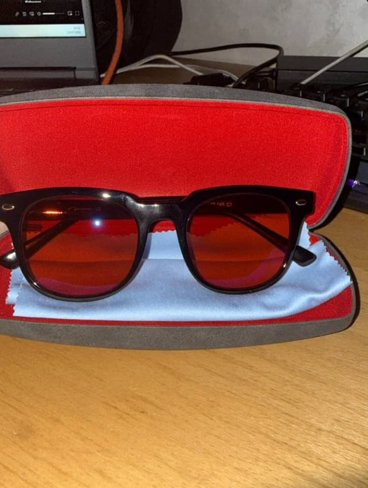 Photo client : lunettes Bleuvex Noctis dans leur étui